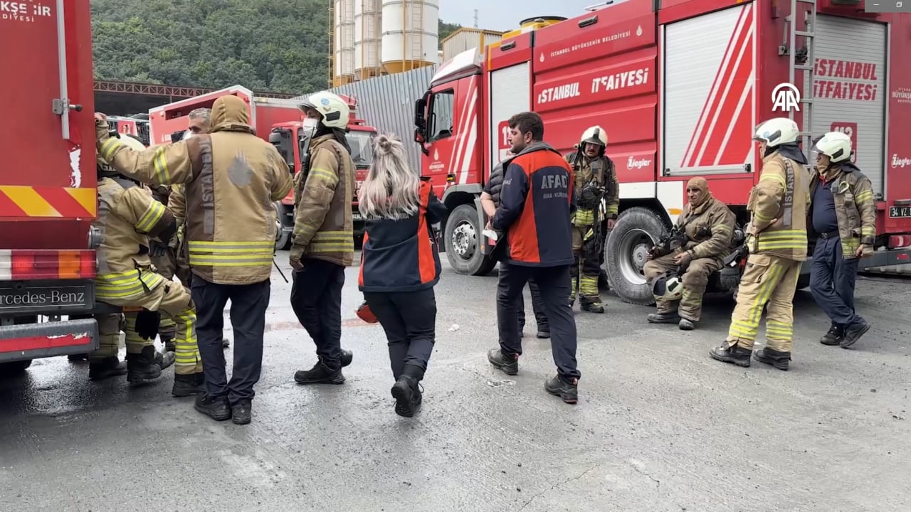 Foto - İşçileri apar topar tahliye edildi! İstanbul’da fabrikada büyük panik
