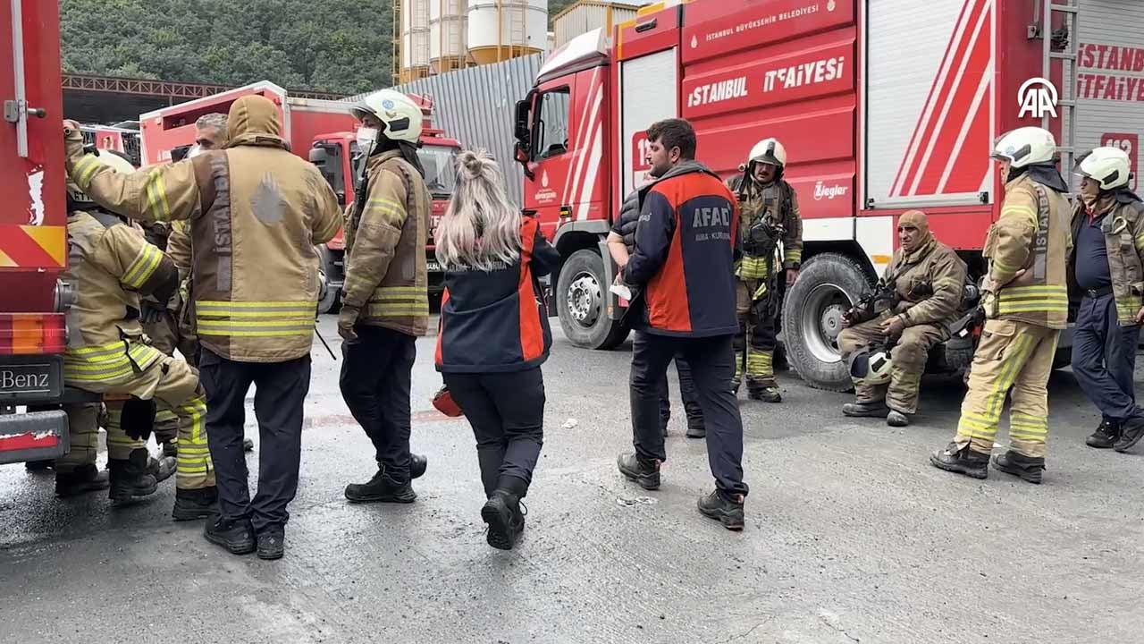 Foto - İşçileri apar topar tahliye edildi! İstanbul’da fabrikada büyük panik