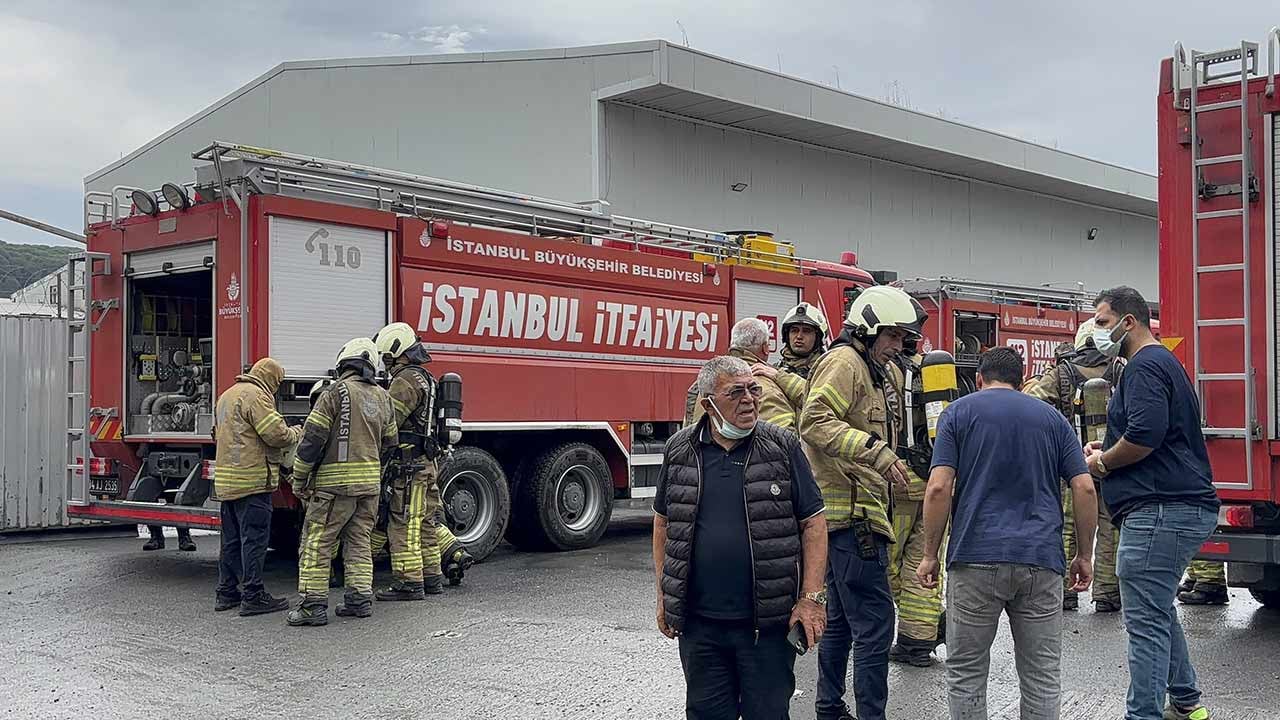 Foto - İşçileri apar topar tahliye edildi! İstanbul’da fabrikada büyük panik