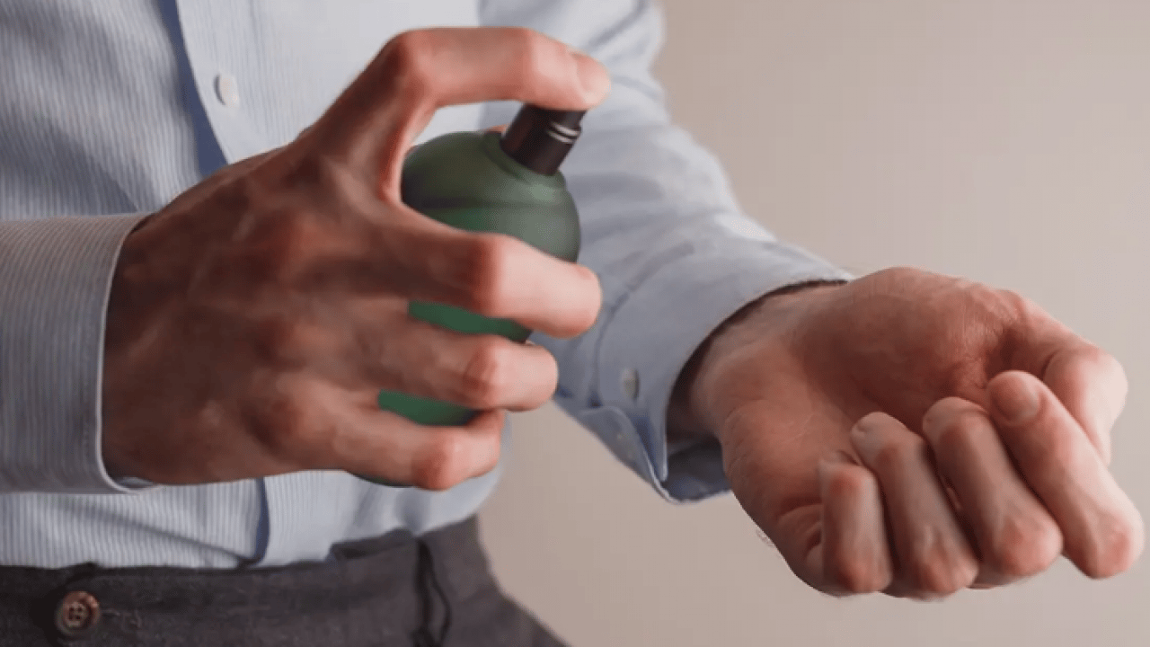 Meğer bu kadar kolaymış: İşte parfümü kalıcı hale getirmenin yolu!