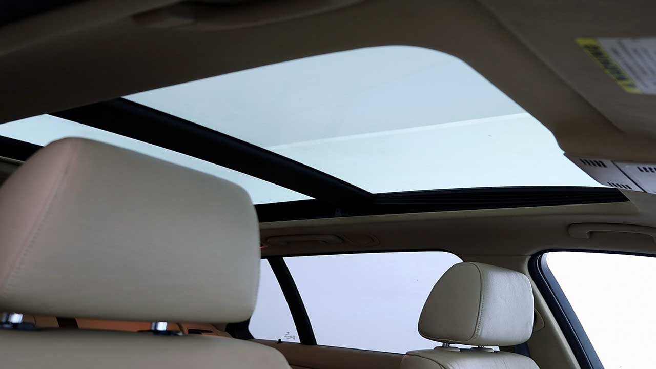 Foto - Isıtmalı koltuk bile abonelikle! Alman devinden itiraf