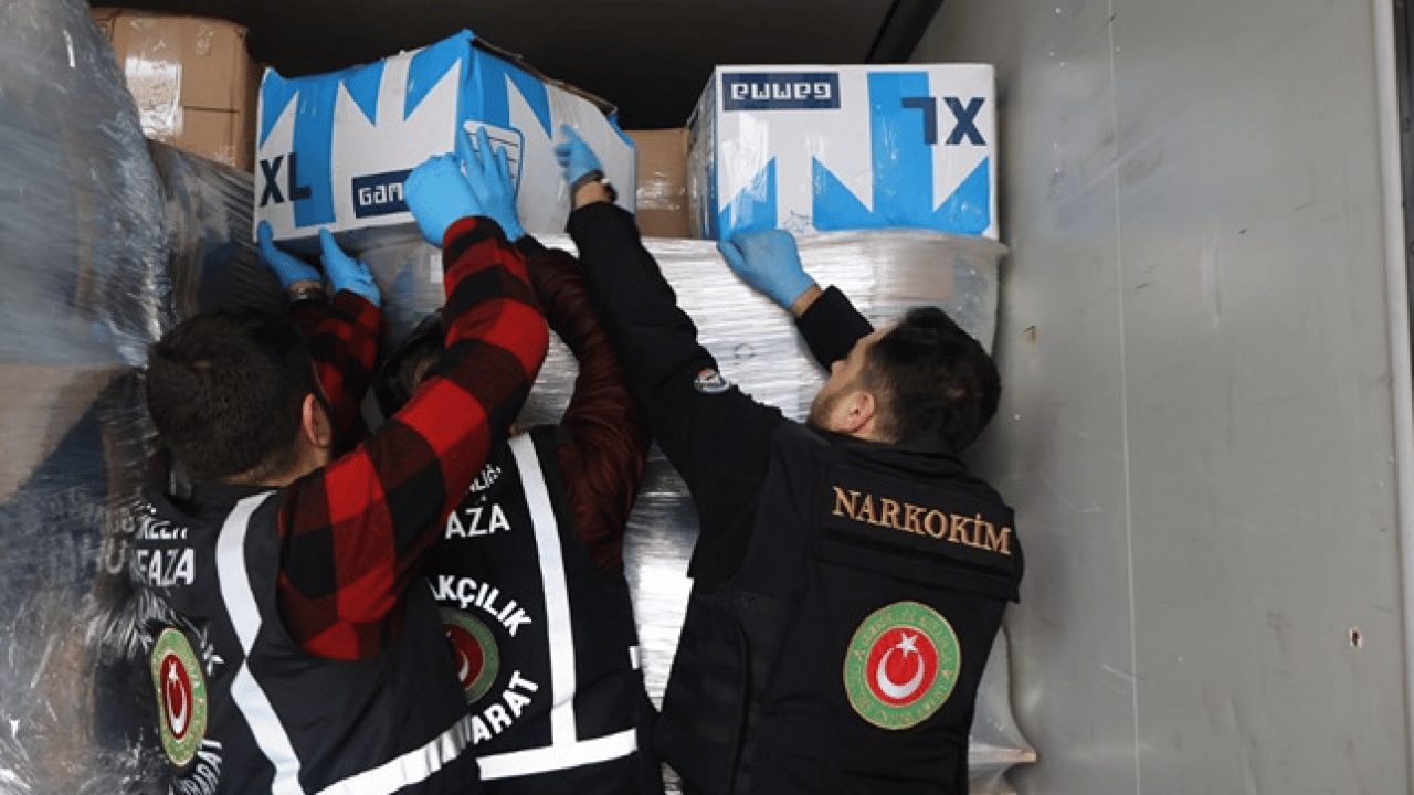 Foto - İskenderun ve İstanbul Havalimanı’nda dev operasyon: Zehir tacirlerine ağır darbe
