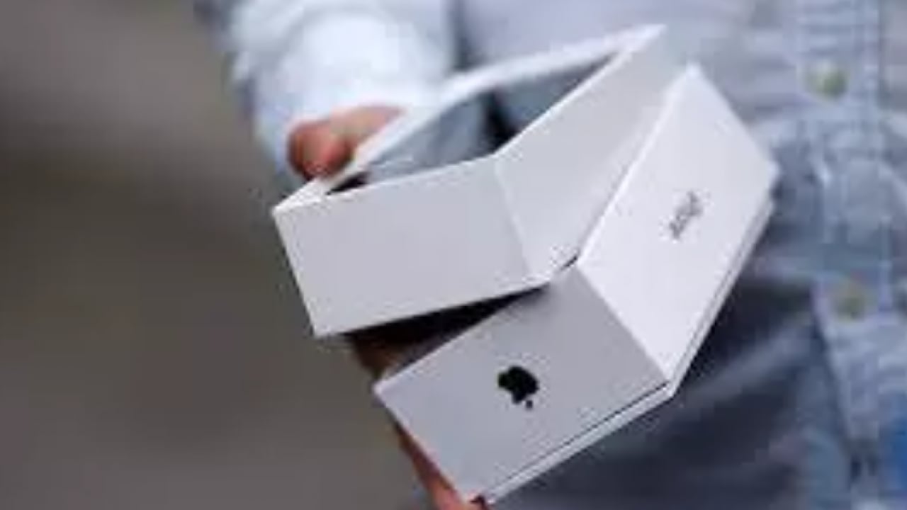 Foto - Islak mendil telefonu bu hale getirdi! 127 bin liralık telefon zarar gördü!