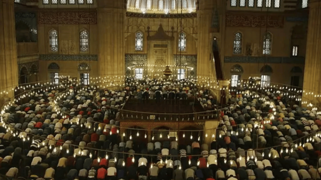 Foto - İslam alemi tarafından sorgulanmaya başladı! Diyanet açıkladı! Bayram namazı nasıl kılınır, kaç rekat?