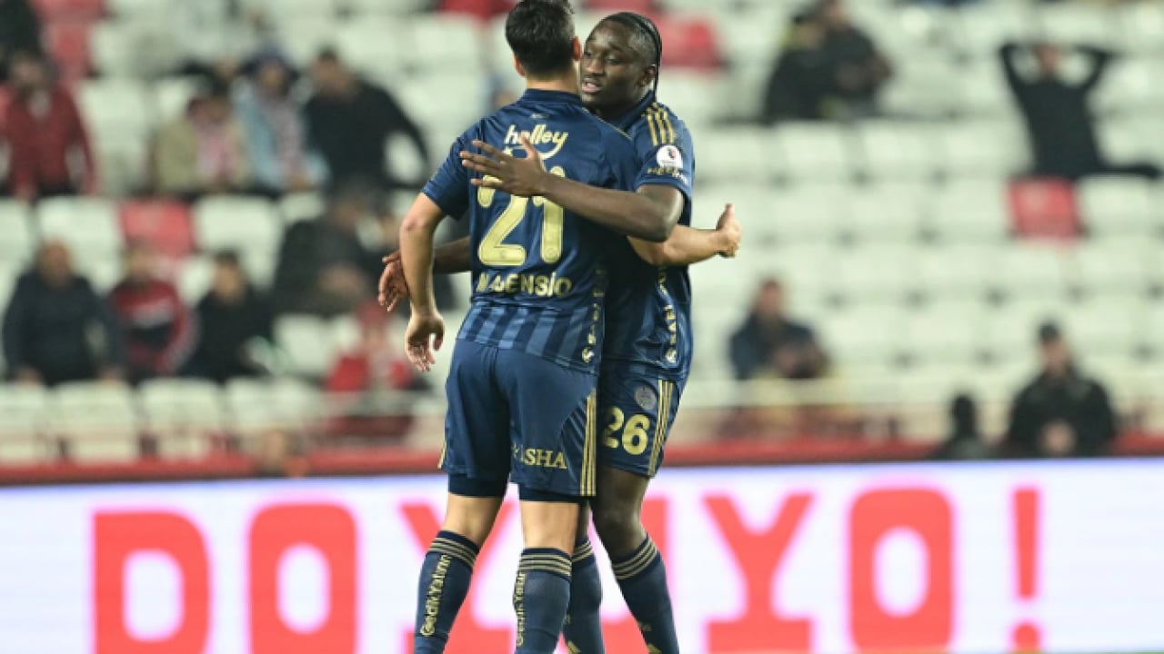 Foto - İspanya’da Fenerbahçe gündem oldu! Asensio manşetleri süsledi: 'Bir kez daha yenilgiyi önledi'