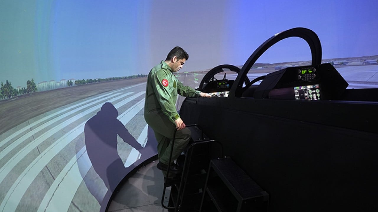 Foto - İspanya’ya ihraç edilecek Önce HÜRJET’i sattık şimdi de simülatörü 