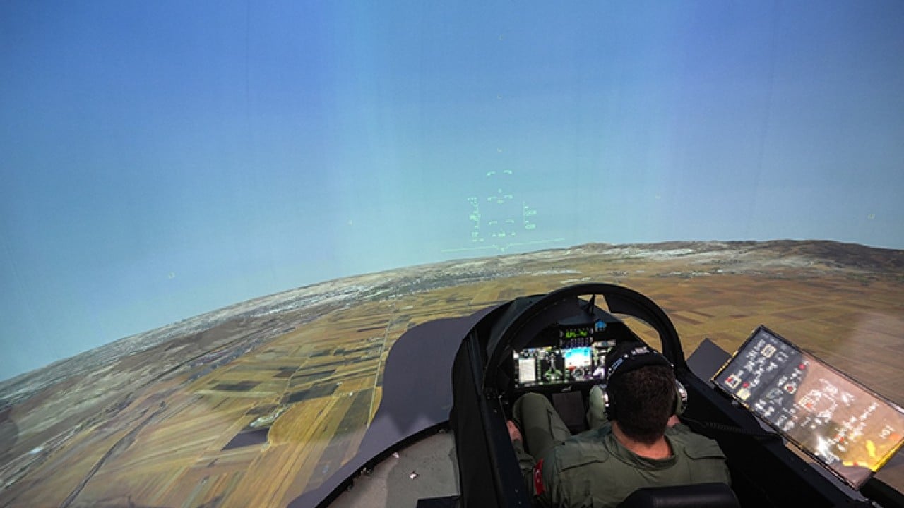 Foto - İspanya’ya ihraç edilecek Önce HÜRJET’i sattık şimdi de simülatörü 