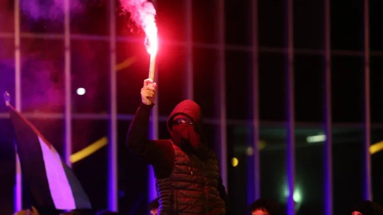 Foto - İspanyollardan İsrail konsolosluğuna saldırı! Resmen çatışıyorlar!