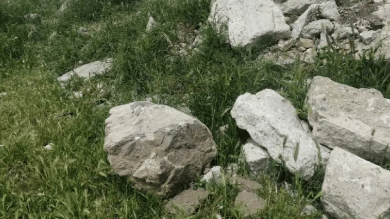 Foto - Isparta'da faciaya ramak kaldı! Yüzyıllık evden çıkan şok etti!