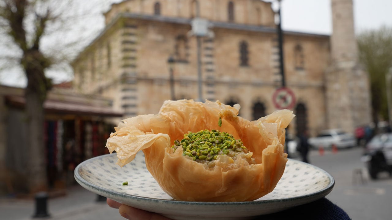 İsrafı tatlıya dönüştürdüler! Gaziantep’te baklava kırıntısından yeni lezzet çıktı