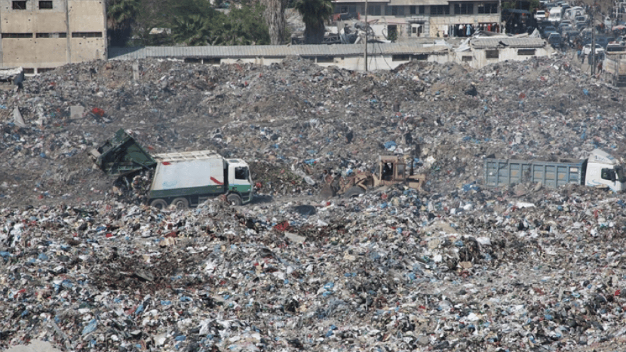 Foto - İsrail basınına göre, İsrail ordusu atıklarını Gazze Şeridi'ne boşaltıyor! Soykırımcı İsrail bunu da yaptı!