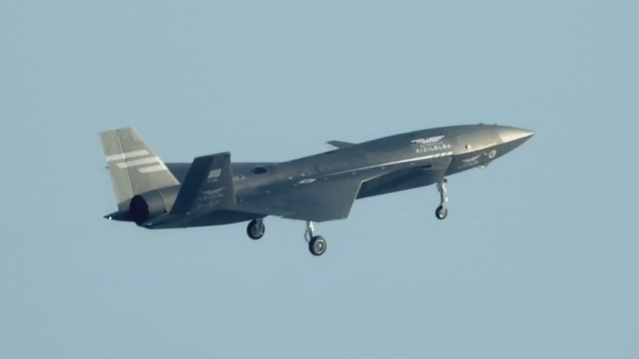 Foto - İsrail duyurdu: Türkiye en akıllı savaş uçağını fırlattı