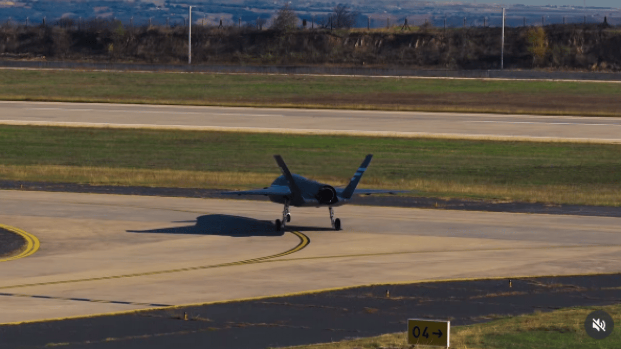 Foto - İsrail duyurdu: Türkiye en akıllı savaş uçağını fırlattı