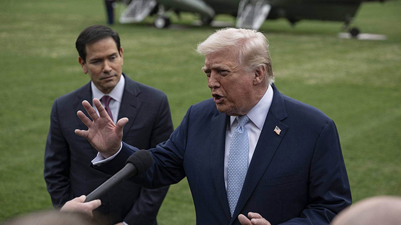 Foto - İsrail ile birleşip İran'a saldıran Trump, ağzındaki baklayı çıkardı: Gözünü 'KHARG ADASI'na dikti! 