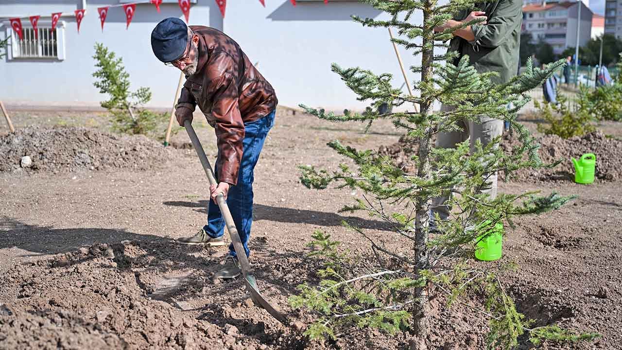 Foto - İsrail soykırımında şehit olan 250 Filistinli gazeteci anıldı: İnsanlık vicdanında ‘umut tohumu’ diktiler