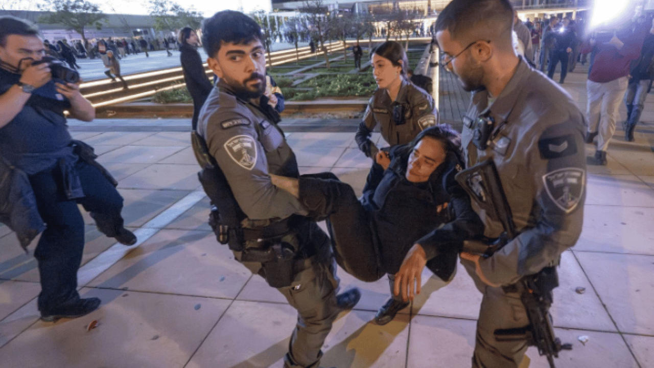 Foto - İsrail’de Netanyahu’ya tepki dalga dalga büyüyor! Savaş karşıtı protestolar sokaklara taştı