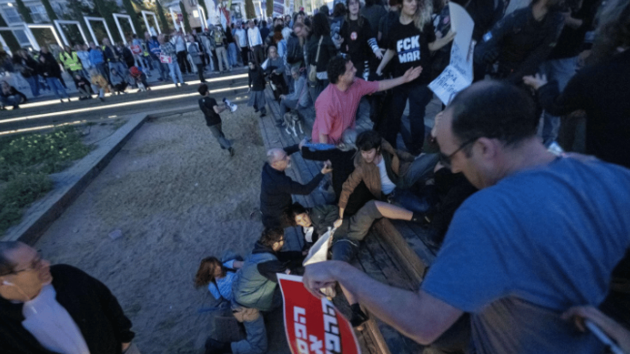 Foto - İsrail’de Netanyahu’ya tepki dalga dalga büyüyor! Savaş karşıtı protestolar sokaklara taştı