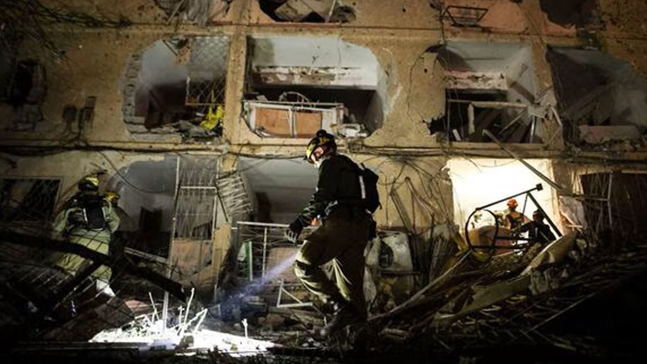 Foto - İsrail’e cehennemi yaşatan özel füze detayı! Demir Kubbe Delik Kubbe’ye döndü