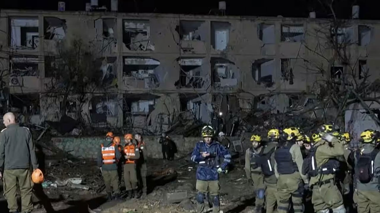 Foto - İsrail’e cehennemi yaşatan özel füze detayı! Demir Kubbe Delik Kubbe’ye döndü