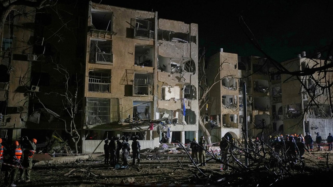 Foto - İsrail’e cehennemi yaşatan özel füze detayı! Demir Kubbe Delik Kubbe’ye döndü