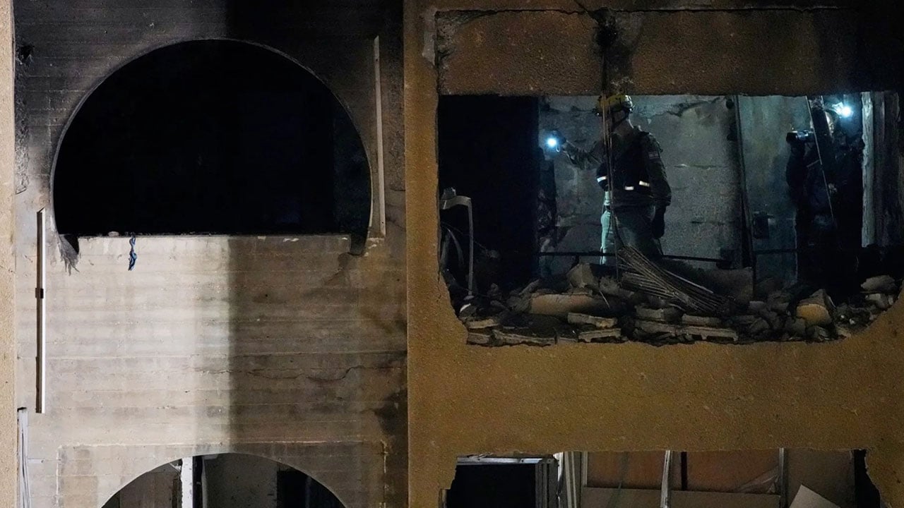 Foto - İsrail’e cehennemi yaşatan özel füze detayı! Demir Kubbe Delik Kubbe’ye döndü