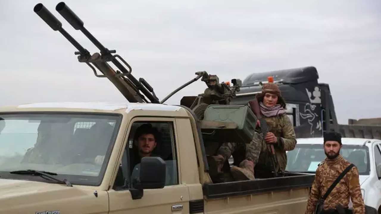 Foto - SDG’nin kaçtığı Deyr Hafir'de sıcak anlar! Suriye ordusu kontrol sağladı