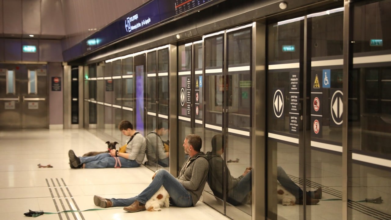 Foto - İsrailliler korkudan metrolara sığınmaya başladı! ABD ve İsrail'in saldırılarına İran karşılık verdi...