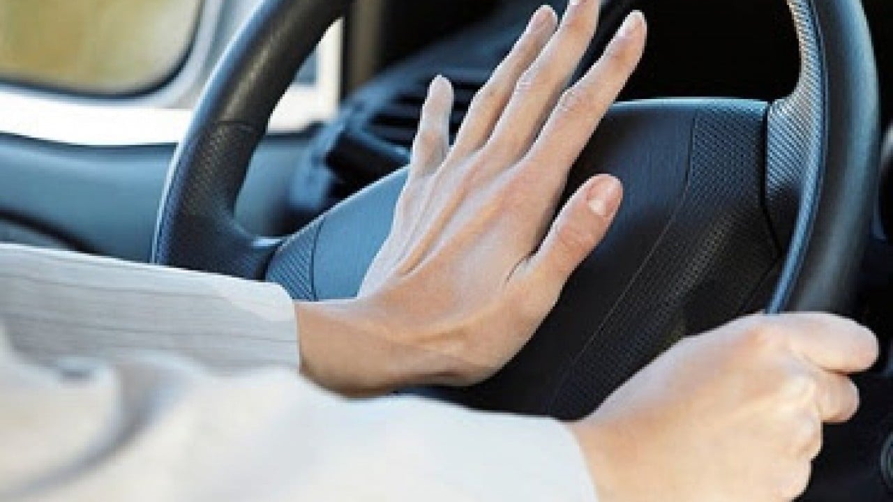 Foto - Israrla üst üste korna çalmak hakaret sayıldı