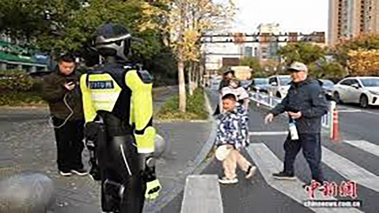 Foto - İşsizlik dalgası geliyor! İnsansı robotlar trafik polisliği yapıyor