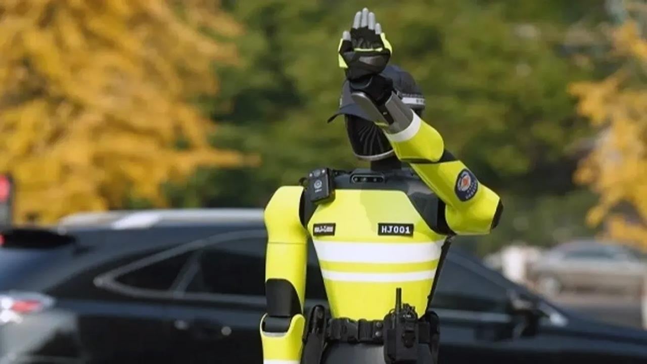 Foto - İşsizlik dalgası geliyor! İnsansı robotlar trafik polisliği yapıyor