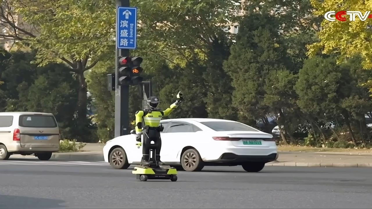Foto - İşsizlik dalgası geliyor! İnsansı robotlar trafik polisliği yapıyor