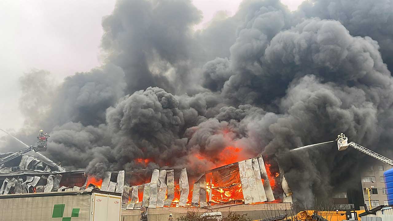 Foto - İstanbul Ataşehir'de korkutan yangın! Otel tahliye edildi