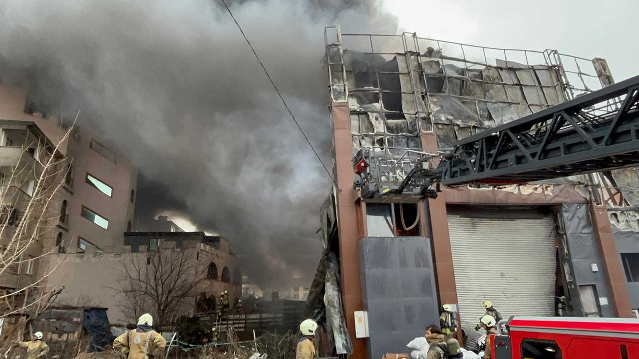Foto - İstanbul Ataşehir'de korkutan yangın! Otel tahliye edildi