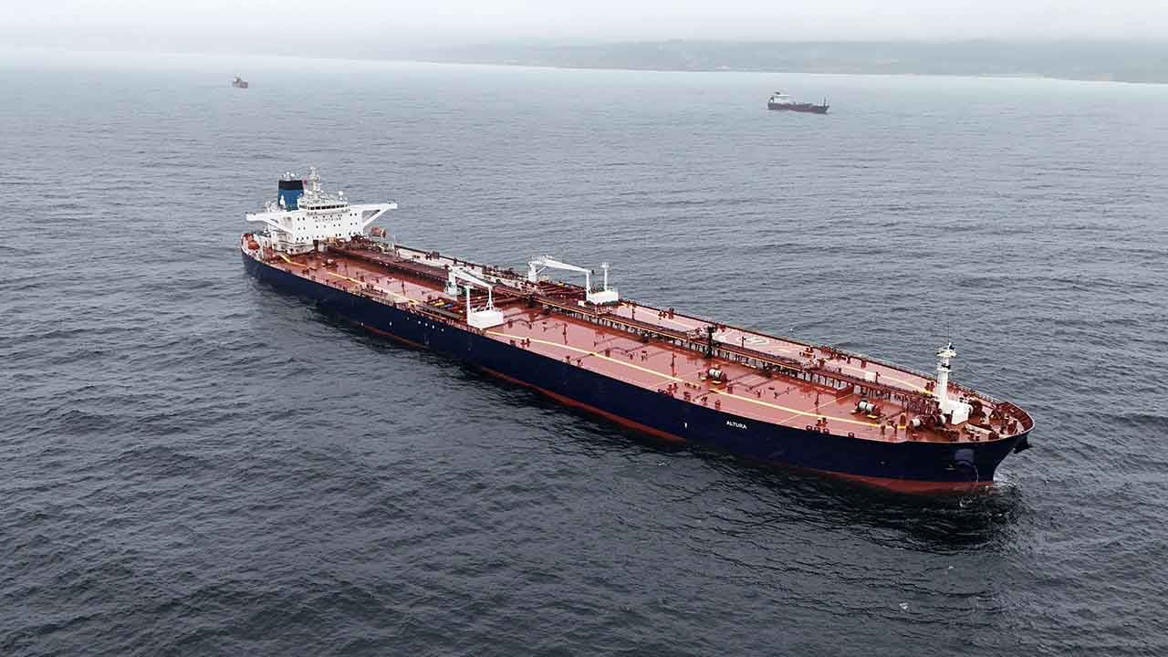 Foto - İstanbul Boğazı'na yaklaşırken vurulmuştu! O gemi Sarıyer'de ortaya çıktı, peşinde bakın kimler var