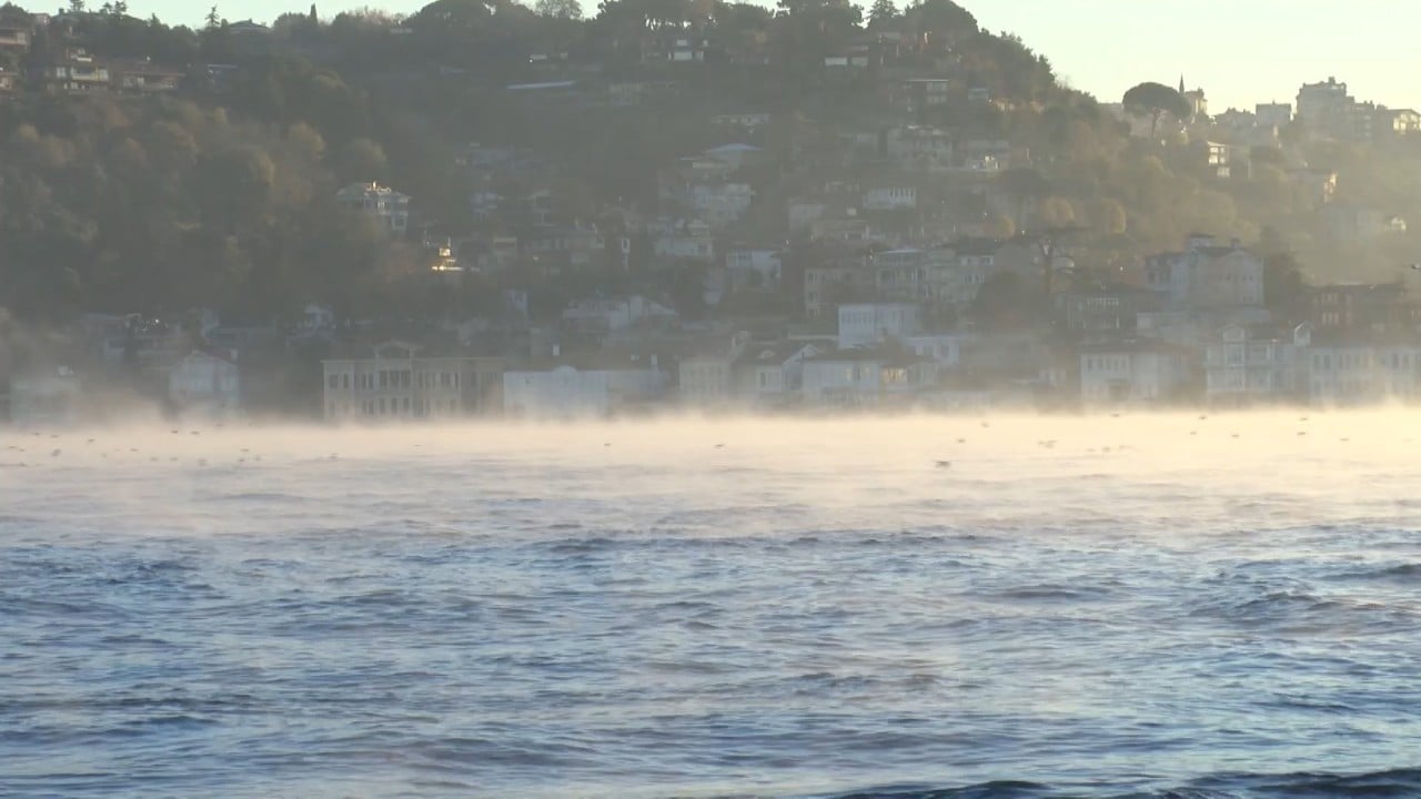 İstanbul Boğazı'nda gizemli görüntü! Görenler nedenini merak etti!