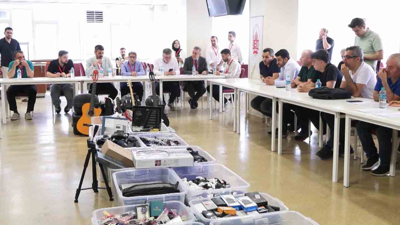 İstanbul dışından bile alıcılar geldi: Toplu taşımada neler unutulmuş neler