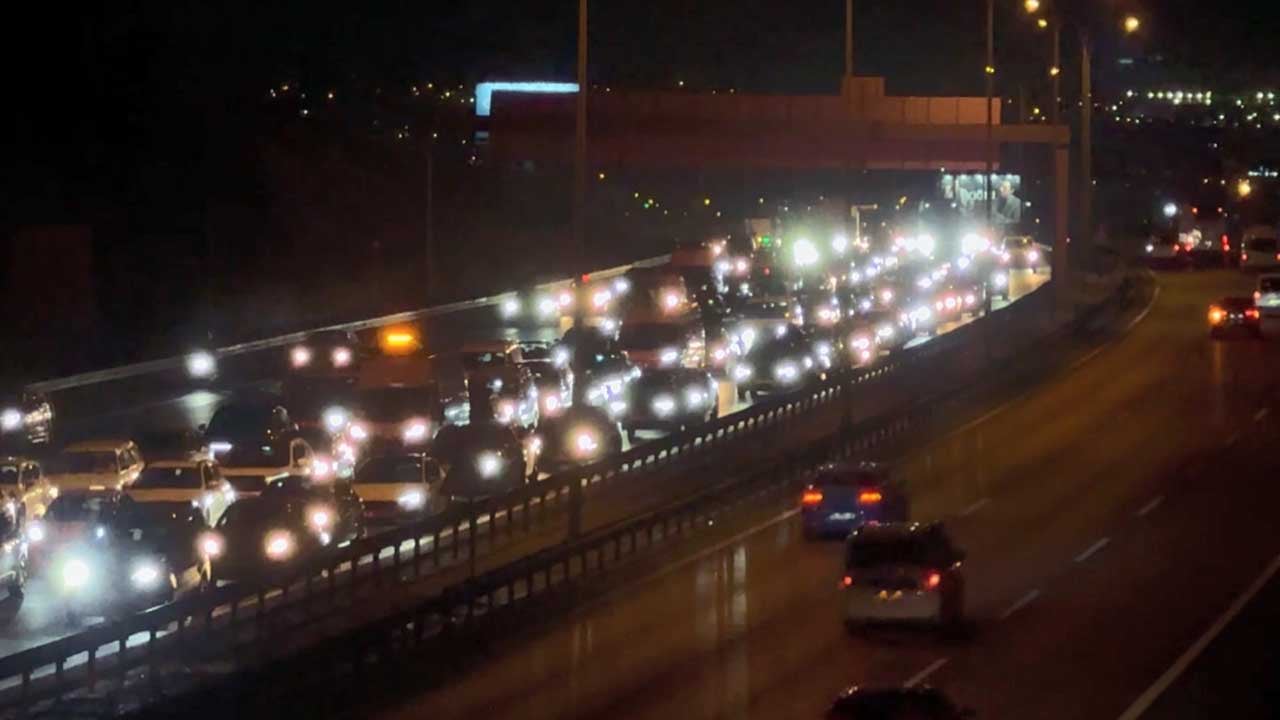 Foto - İstanbul girişinde yoğun trafik! Gece saatlerinde durma noktasına geldi