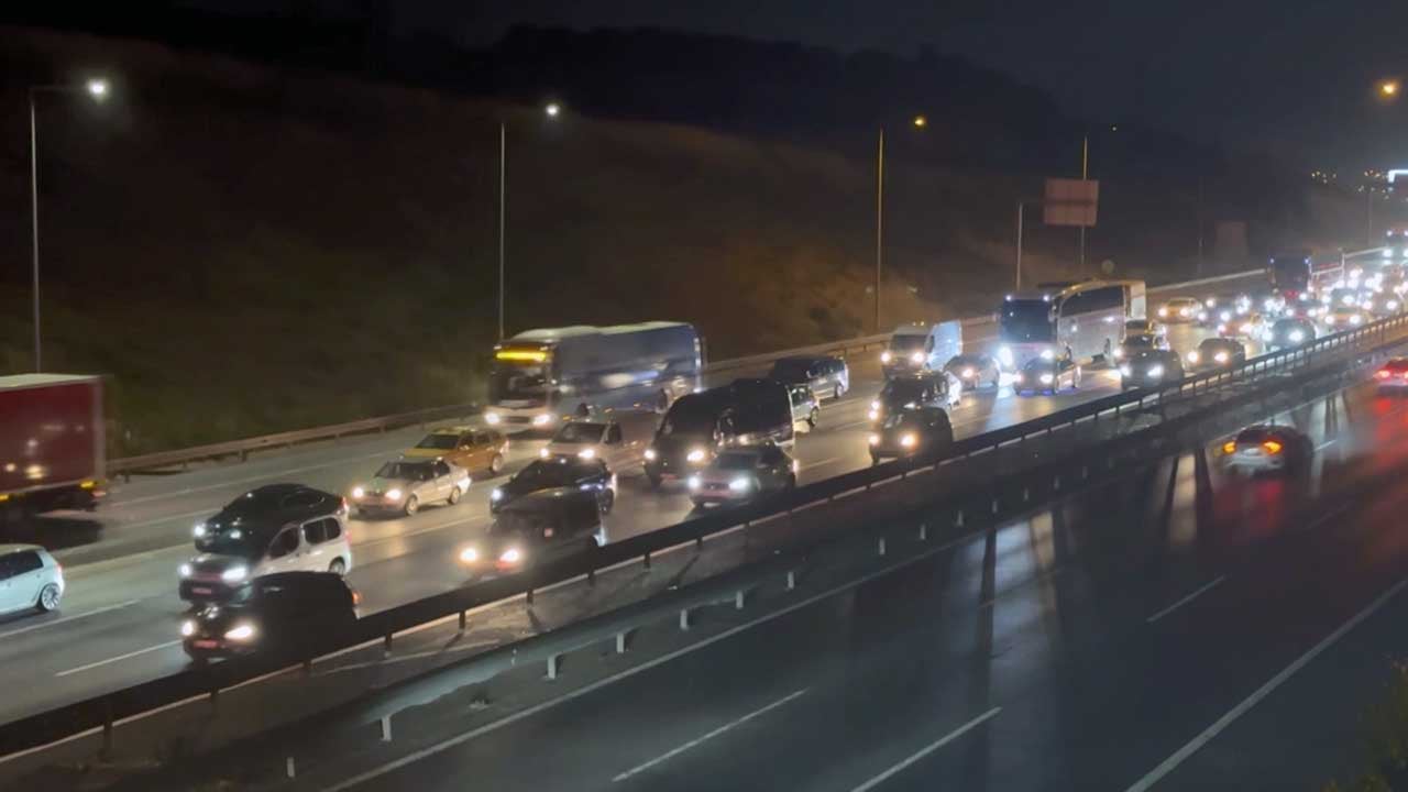 Foto - İstanbul girişinde yoğun trafik! Gece saatlerinde durma noktasına geldi