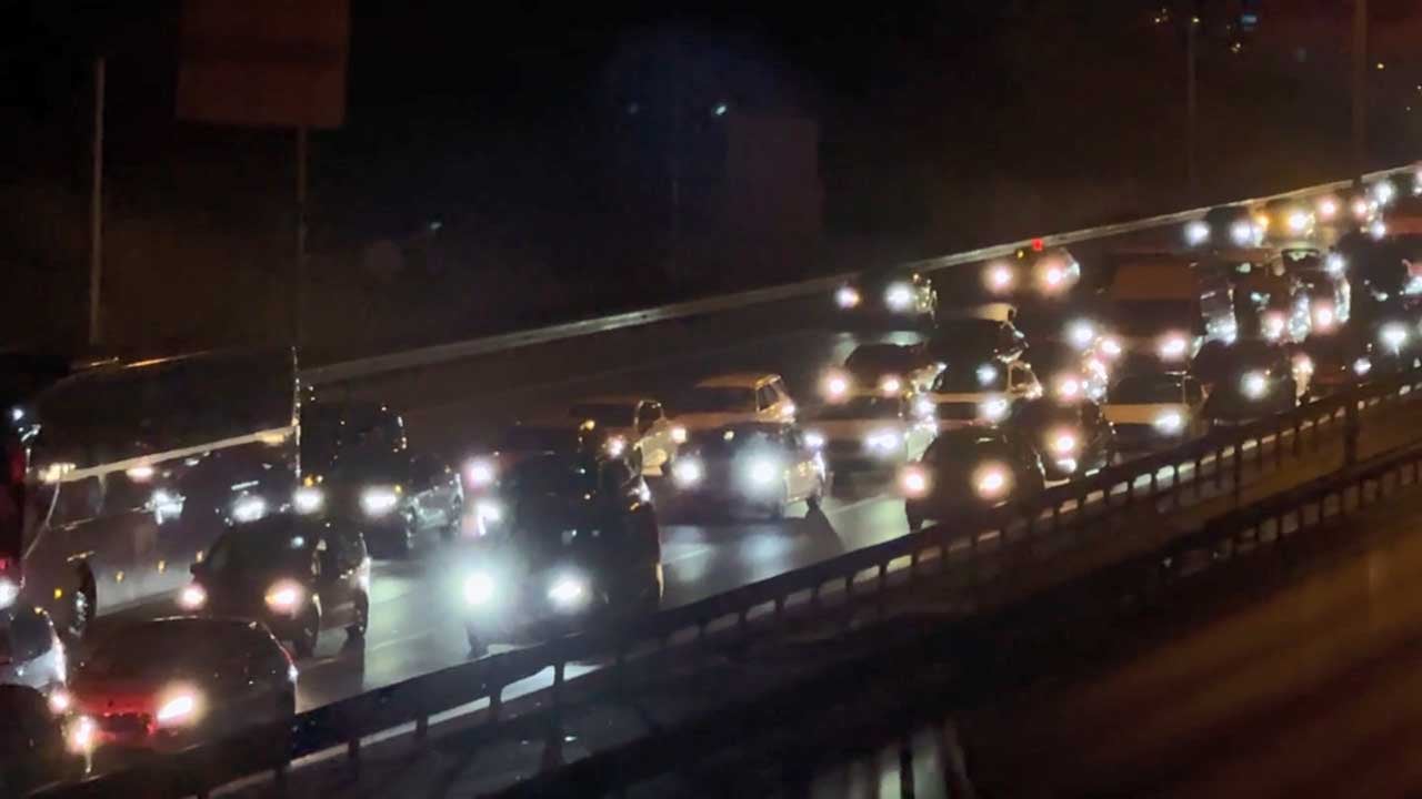 Foto - İstanbul girişinde yoğun trafik! Gece saatlerinde durma noktasına geldi