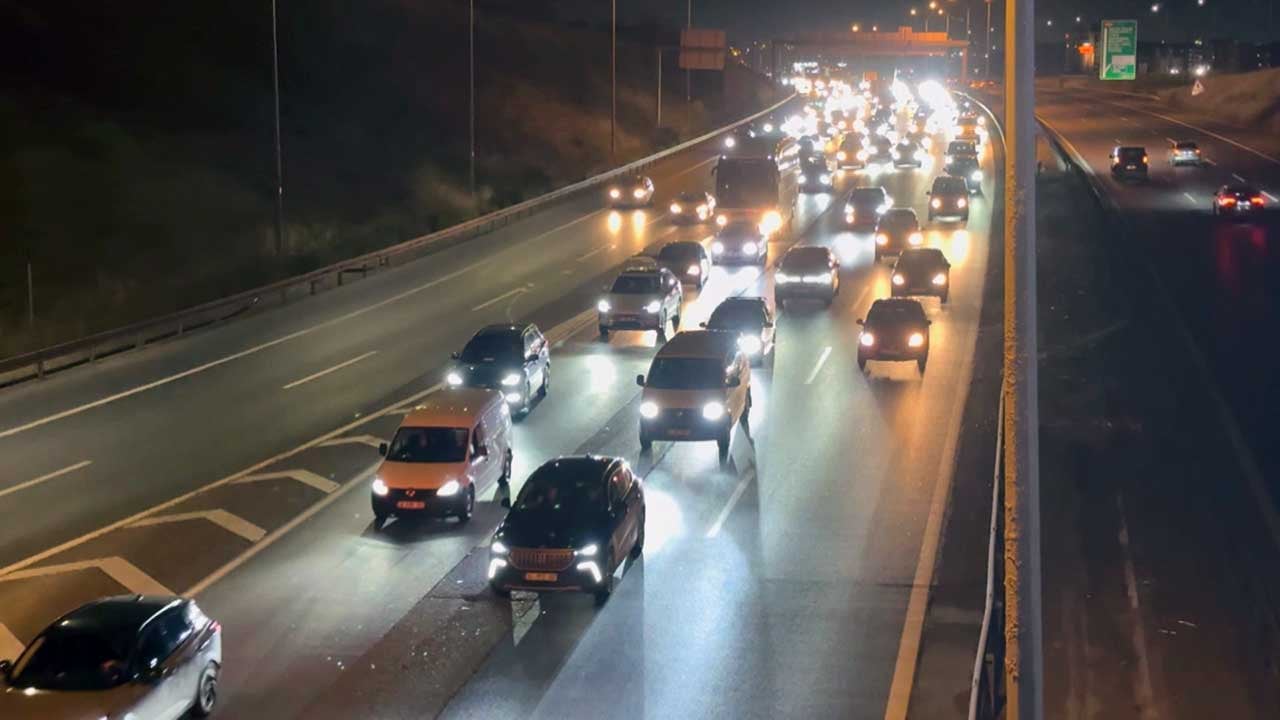 Foto - İstanbul girişinde yoğun trafik! Gece saatlerinde durma noktasına geldi