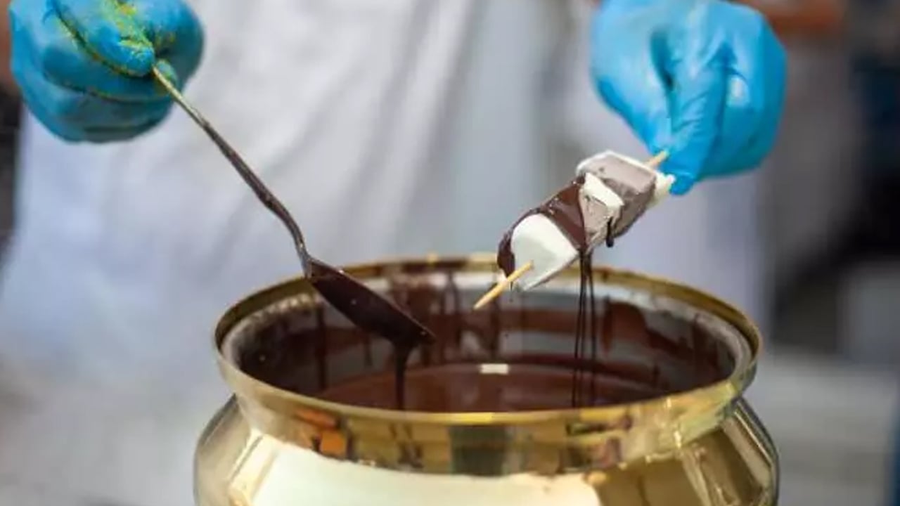 İstanbul Ortaköy'deki facianın ardından uzmanı uyardı! Sokaktan bunları yemeyin! Gıda zehirlenmesine sebep oluyor