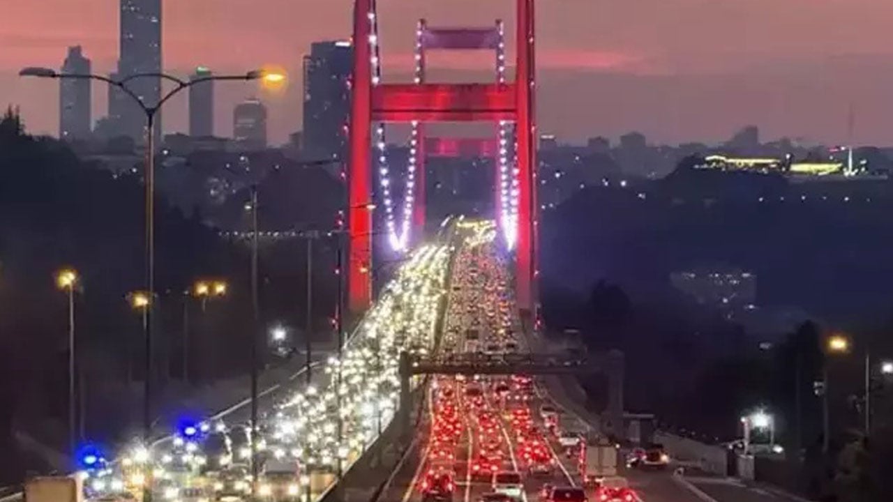 İstanbul trafiği 'ara tatil' de dinlemedi: Okullar kapalıyken bile yüzde 80’lerin altına düşmedi