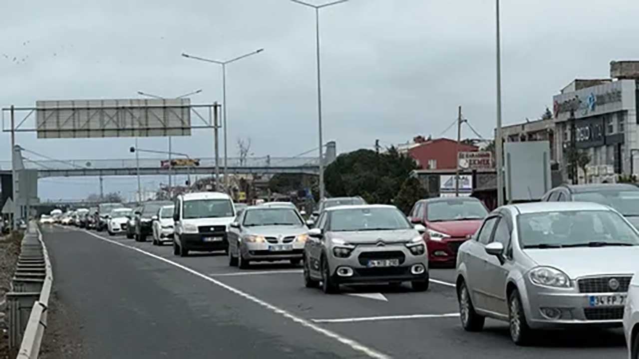 Foto - İstanbul yolunda bayram dönüşü çilesi başladı! O araçlara yasak geldi