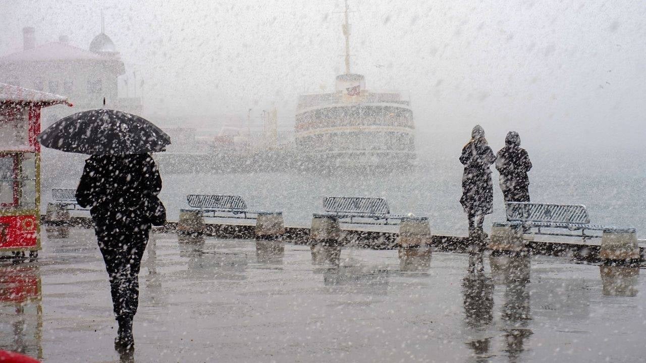 Foto - İstanbul’a kar uyarısı: Beklenenden daha şiddetli olacak, imkanı olan o gün evden çıkmasın