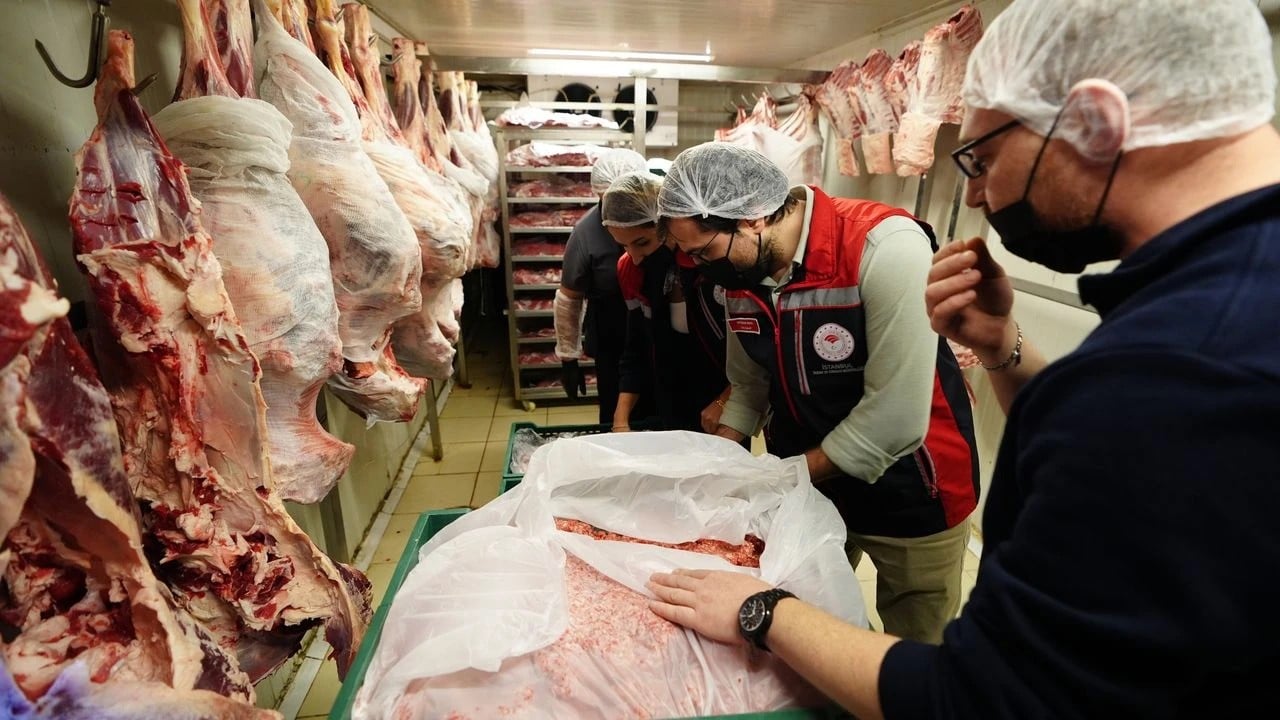 Foto - İstanbul'da 9 bin 300 işletmeye 565 milyon lira ceza kesildi Gıda teröristleri yakın takipte