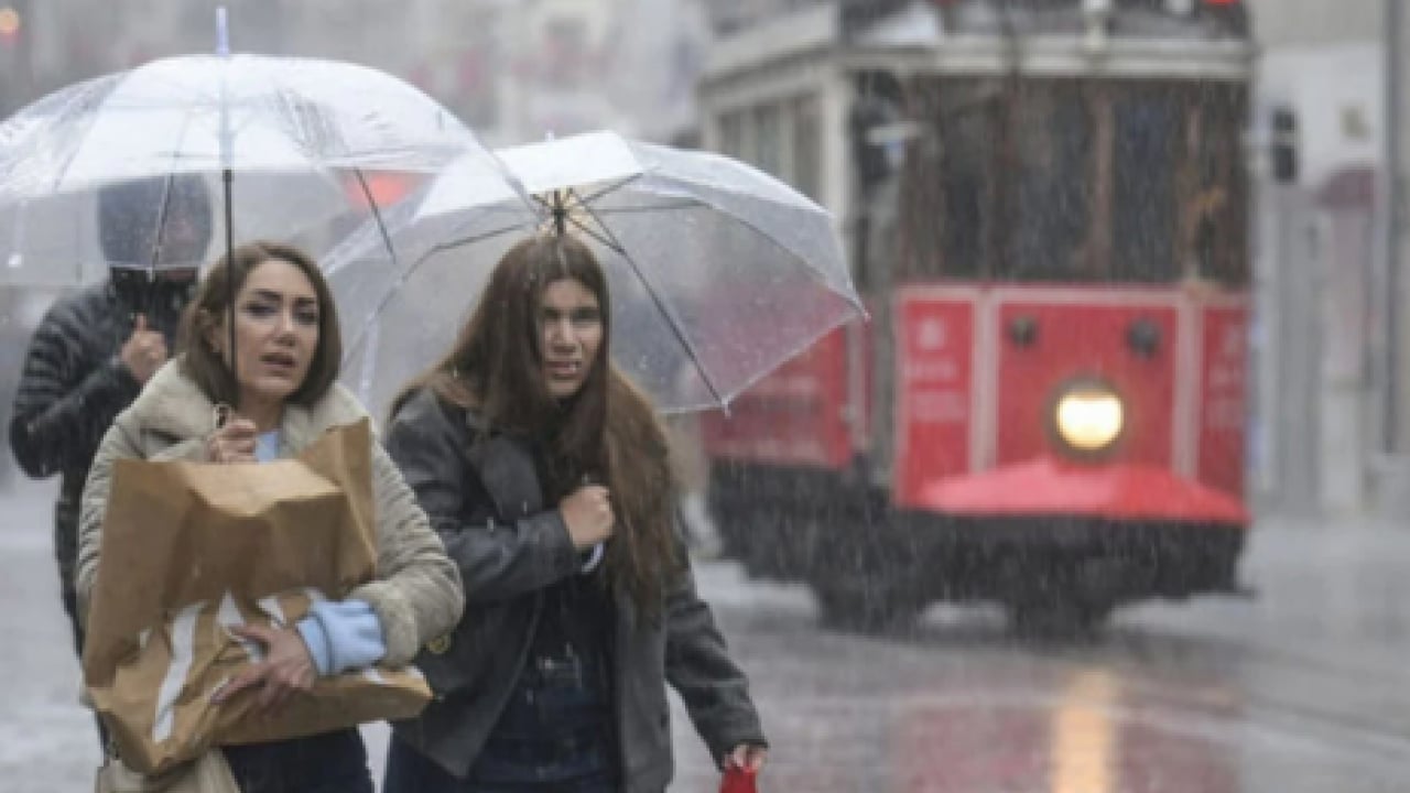 Foto - İstanbul’da bayram planı yapanlar dikkat! Sağanak ve fırtına kapıda