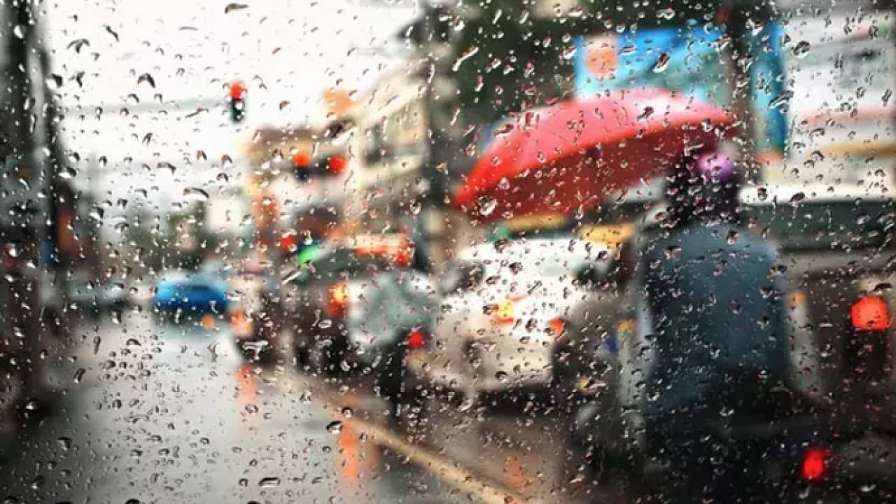 Foto - İstanbul'da dinmek bilmeyen yağmur konusunda uzmanından dikkat çeken sözler: yeni sistem için uyardı