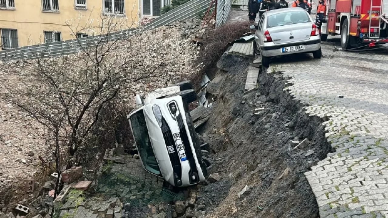 Foto - İstanbul'da dinmek bilmeyen yağmur konusunda uzmanından dikkat çeken sözler: yeni sistem için uyardı