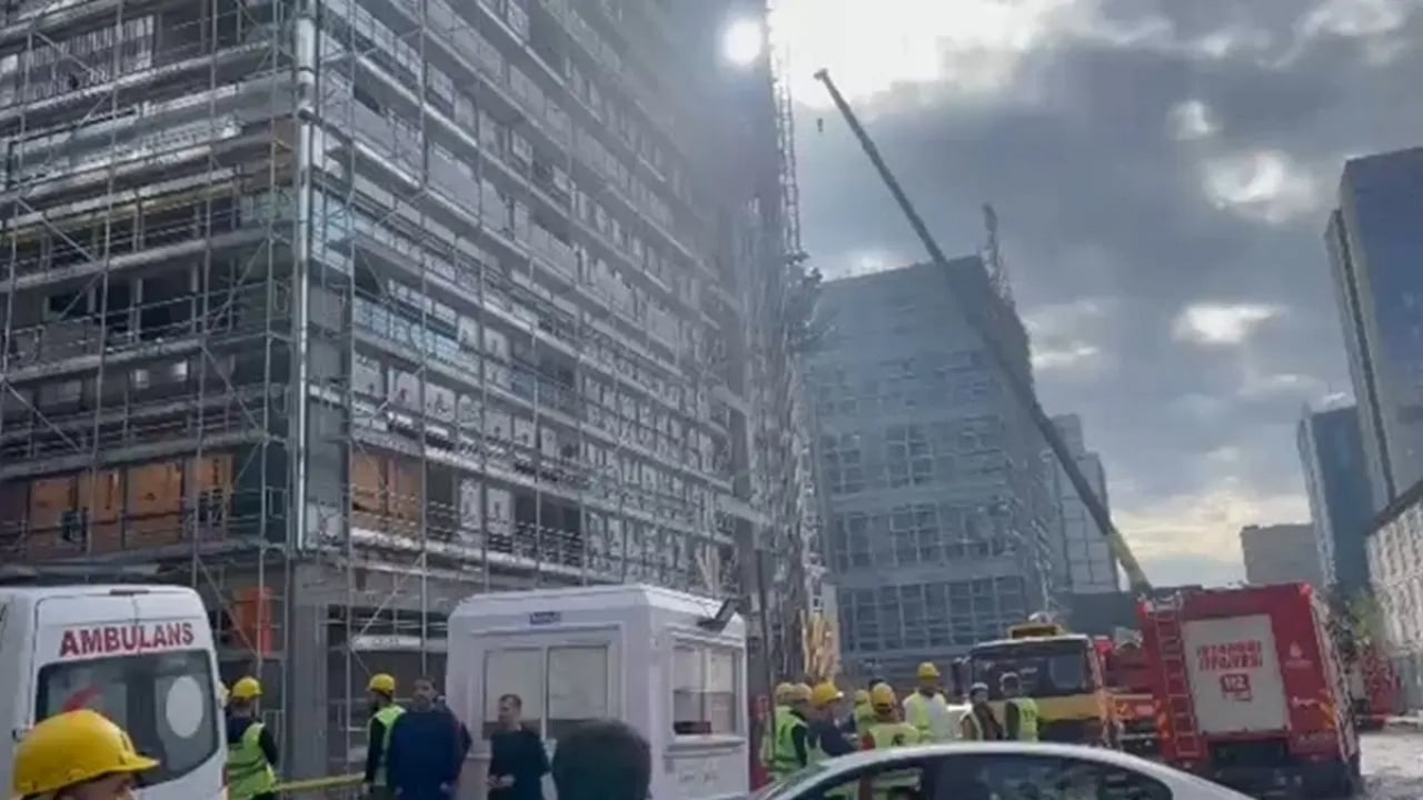 Foto - İstanbul’da facia! 4 kişinin bulunduğu yük asansörü düştü