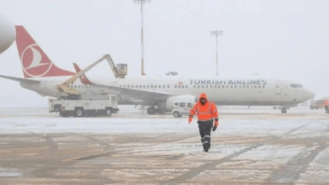 Foto - İstanbul’da kar alarmı! Sabiha Gökçen Havalimanı için flaş karar